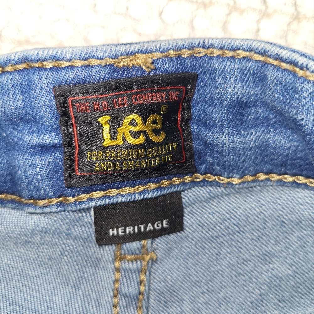 Lee HERITAGE Light Blue Straight Leg Women's Denim Jeans Size 6 . 86 % Cotton.